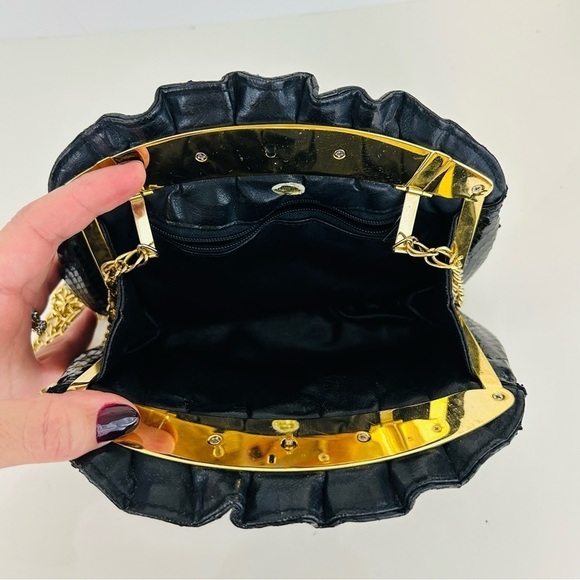 Vintage leather clutch with gold chain - Picture 6 of 9
